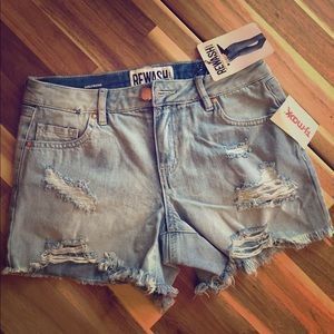 Rewash brand Girlfriend shorts.